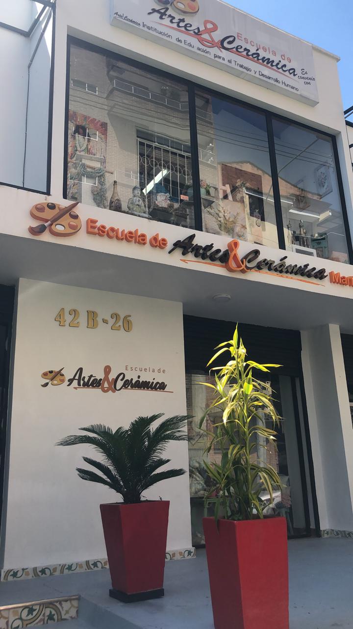 Escuela de Artes y Cerámica María Cano